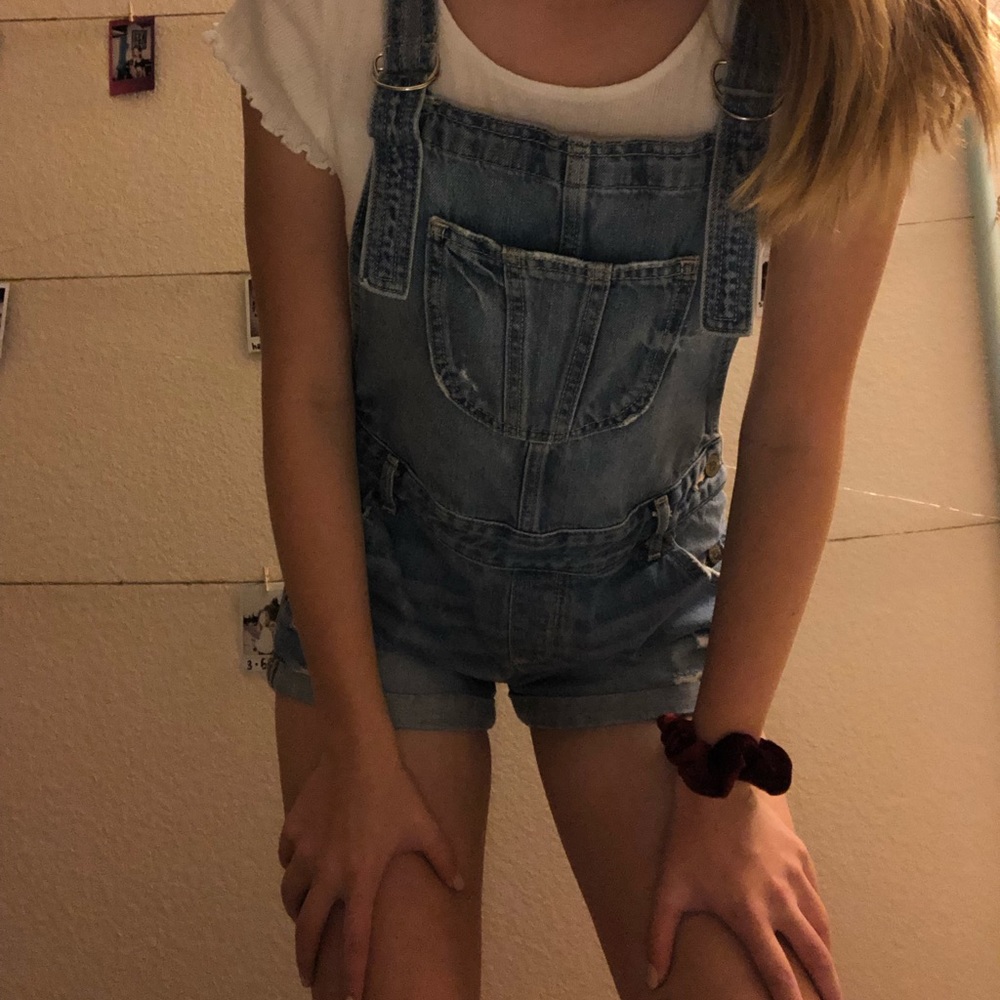 hollister overall shorts - Picture 2 of 5